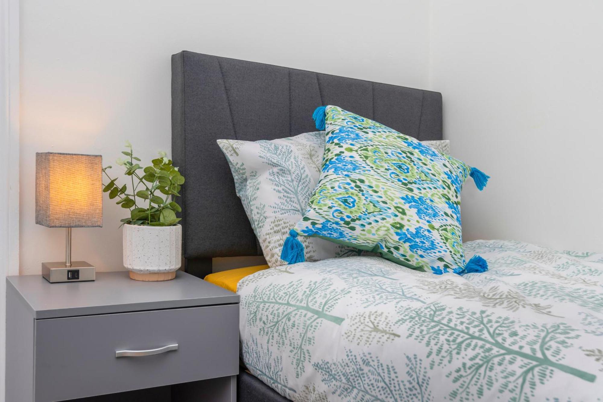 Modern Family Home W/Wi-Fi, Netflix, Self Check-In London Eksteriør bilde